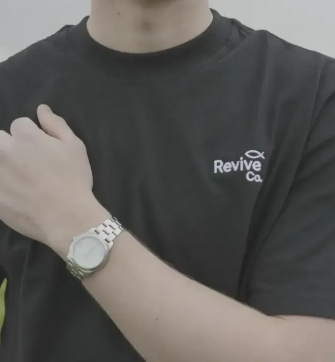The Serve Shirt in black